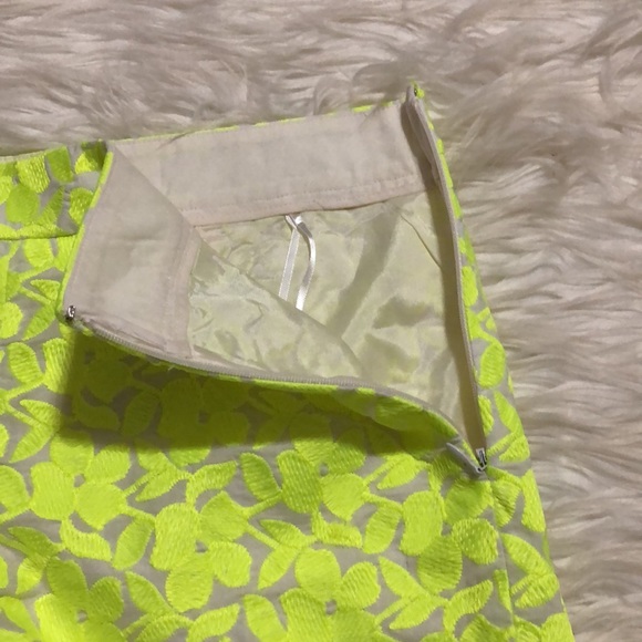 J Crew Bright green Embroidered Floral design shorts sz 0 - Picture 8 of 8